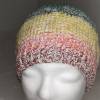 Mütze in Regenbogenfarben, helle Damenmütze, Beanie, Wintermütze , Kopfbedeckung Bild 3