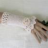 Armstulpen gestrickt aus Wolle in wollweiß Bild 2