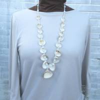 Lange Halskette mit Muscheln und Mini Perlen Bild 7