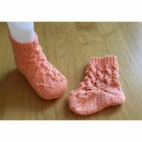 Babysocken, gestrickt mit Lochmuster, ideal für den Sommer Größe: 0-6 Monate, rosa/weiß, Baumwolle Bild 1