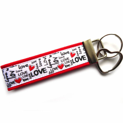 Schlüsselanhänger Schlüsselband Anhänger "Love" in rot weiß schwarz aus Baumwollstoff und Ripsband - Geschenk