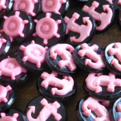 Runde Kunststoff Knöpfe mit Anker oder Steuerrad Ø 15 mm – RESTBESTAND für Basteln & Schmuck