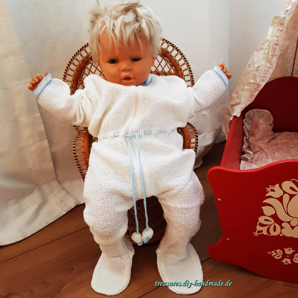 Vintage, weißer Baby Strampler mit und Reißverschluss Füßen