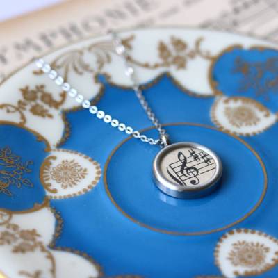 Medaillon mit Notenschlüssel // original Notenblatt // für Musiker // zur Hochzeit