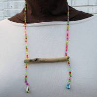 Einzigartige Halskette oder Collier aus Treibholz und bunten Glasperlen, Geschenkidee für Naturliebhaberinnen Bild 1