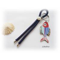 Schlüsselanhänger aus Segelseil mit Holzanhänger Fisch - maritim - bunt,marineblau,silberfarben