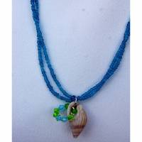 Lange Halskette Meerliebe mit Muschel in Schneckenform und blauen Miniperlen, originelles Schmuckstück für einzigartige Menschen Bild 2