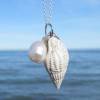 Hübsche Muschel Schnecke mit Süßwasser Perle an einer Sterlingsilber Kette, maritime Halskette als Geschenkidee für Meersüchtige Bild 5