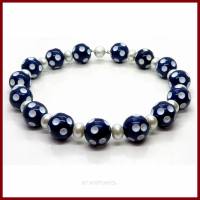 Kette 'Polka Dots' dunkelblau/weiß pearl - Retro Rockabilly Look, 50er-Jahre Style, Magnetverschluss Bild 1