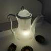 Niedliche Kaffeekanne als Lampe aus Porzellan mit LED Bild 2