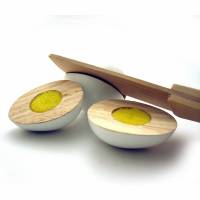 weißes Ei zum Schneiden, 2 Stück, Kaufladenzubehör aus Holz Bild 1