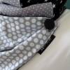 Wickelschal mit Knopf Damen Tupfen + Punkte grau weiß Knopfschal Fleece warmer Schal Patchwork Kuschelschal Bild 4