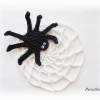 Gehäkelte Spinne mit Spinnennetz einzeln oder als Set - Halloween - Häkelapplikation,Aufnäher - schwarz,weiß Bild 2