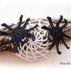 Gehäkelte Spinne mit Spinnennetz einzeln oder als Set - Halloween - Häkelapplikation,Aufnäher - schwarz,weiß Bild 4