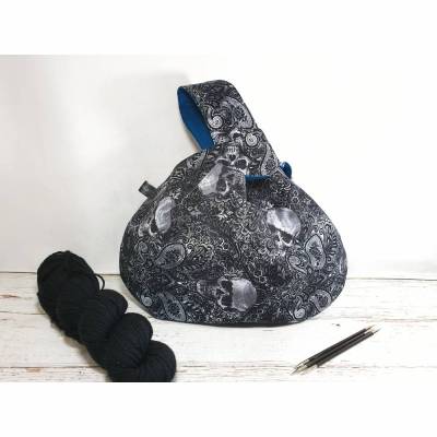 Japanische Knotentasche mit Totenkopf, 3 Größen