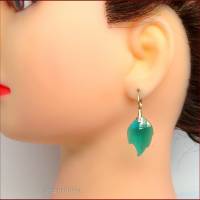 Ohrringe  "Crystal Leaf" mit facettiertem Kristall-Blatt in smaragdgrün oder topas, vergoldete oder versilberte Bild 4