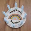 Geburtstagskranz aus Holz, mit 8 Löchern kompatibel zu Grimm, Tischdekoration für Kindergeburtstag, Geschenk zur Geburt, Motiv: Regenbogen Bild 1