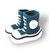 Gestrickte sportliche Baby-Schuhe MiNiS  im Sneaker - Look aus Mikrofaser in petrol Bild 1