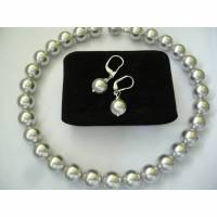 Wunderschöne Silber-Graue Muschelkern Perlenkette,Moderne Perlenkette,Braut Schmuck,Handgefertigte Perlenkette Bild 1