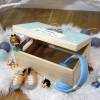 Erinnerungskiste Baby, Holz-Erinnerungsbox, personalisiertes Geschenk zur Geburt, Waschbär mit Geburtsdaten und Name Bild 7
