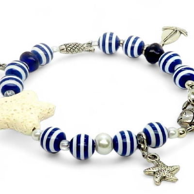 Armband "Stella Maris" maritim mit blau-weißen Streifen, Lava-Seestern, Perlen, Muschel, Segelboot u. Karabiner