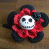 Skull  Blume Stoff schwarz/rot,  Totenkopf ,Haarspange ,cosplay, Spitze, Bild 3