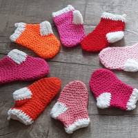Adventskalender Söckchen * gehäkelt * 24 Socken * verschiedene Farben - bunt * Weihnachtskalender Bild 3