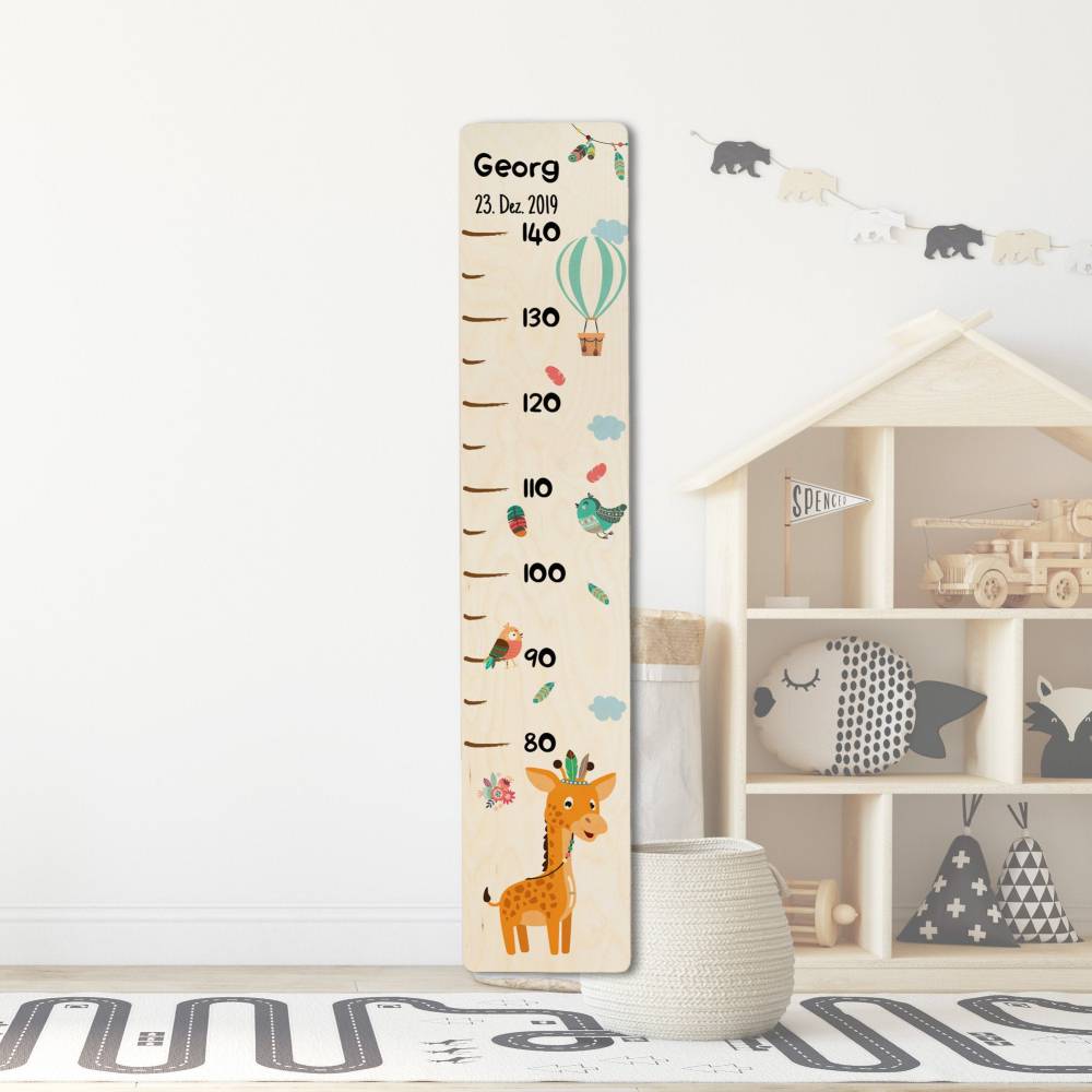 Messlatte aus Holz für Kinder, personalisiert mit Name und Motiv, Messleiste individualisiert als Geschenk zur Geburt, Motiv: Giraffe Bild 1