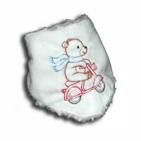 Besticktes Baby-Halstuch Kinder-Halstuch Teddy auf Vespa mit Namen Dreieckstuch Schal aus kuschelweichem Plüsch Bild 1