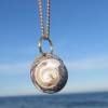 Hübsche Muschel Schnecke mit Glasperle an einer Sterlingsilber Kette, maritime Halskette als Geschenkidee für Meersüchtige Bild 3