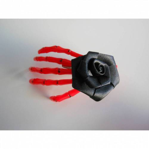 Schwarze Rose  Skeletthand Haarklammer gothic 
