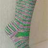 handgestrickte Socken, Strümpfe Gr. 38/39, Damensocken in grün, brombeere und weiß, Einzelpaar Bild 3