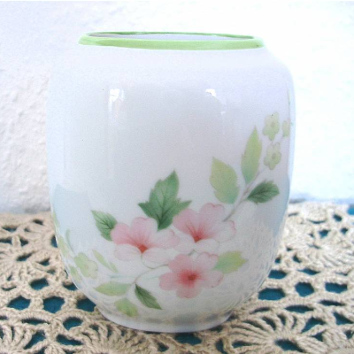 Vintage Vase Zarte Blümchen Gerold-Porzellan aus den 60er Jahren.
