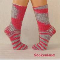handgestrickte Socken, Strümpfe Gr. 38/39, Damensocken in grau, rot und weiß, Einzelpaar Bild 1