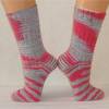 handgestrickte Socken, Strümpfe Gr. 38/39, Damensocken in grau, rot und weiß, Einzelpaar Bild 2