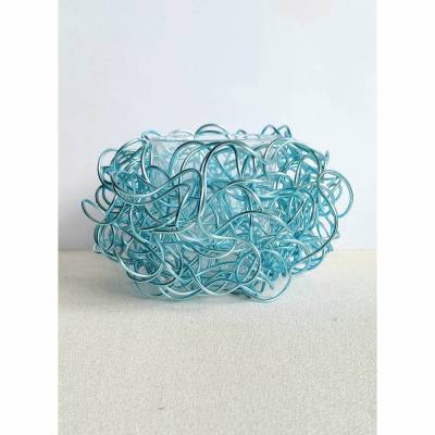 Teelichthalter aus hellblauen eloxierten Aluminium Schmuckdraht 