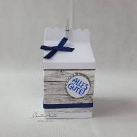 Geschenkverpackung - Milchtüte in Weiß mit Karomuster und Edelweiß Bild 1