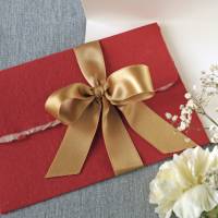 Handgeschöpfter roter Briefumschlag, glitzernd, mit Faltkarte und Band, ca. 13 cm x 18 cm, weihnachtliches Büttenkuvert Bild 1