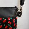 Kleine Handtasche Kirsche Umhängetasche schwarz/rot  Tasche mit Anhänger Kunstleder Bild 5