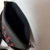 Kleine Handtasche Kirsche Umhängetasche schwarz/rot  Tasche mit Anhänger Kunstleder Bild 6