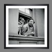 Harlem Portrait Frau mit Hund - Kunstdruck Poster ungerahmt -  Fotokunst - schwarz-weiss Fotografie Vintage Bild 1