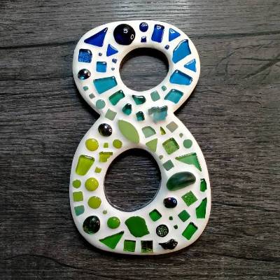 Hausnummer 8 als Mosaik **Glasmosaik für den Hauseingang**handgefertigt**