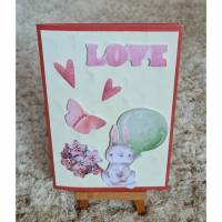 Gratulationskarte " Love " Hase mit Luftballons , Schmetterling , Herzen , Blumen Bild 1