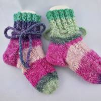 Babysocken handgestrickt in Größe 16/17 mit Bindeband, Socken für Babys Bild 5