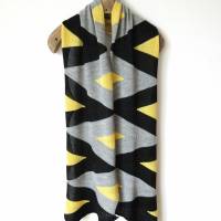Designer Schal in Schwarz Grau und Gelb, gemusterte Strickstola, gestrickter Schal aus Wolle, Umschlagtuch, Luxus Schal Bild 3