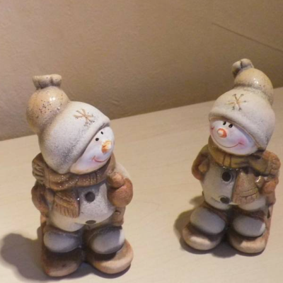 2 Schneemänner,Weihnachtsfiguren mit Ski zum basteln Dekorieren