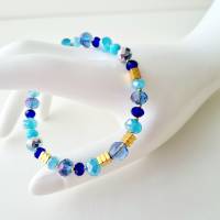 blaues Armband aus glitzernden Glasperlen, elegantes blaues Armband aus Glasschliffperlen Bild 1