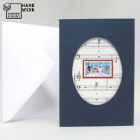 Weihnachtskarte Briefmarke, Noten, Frohe Weihnachten, Klappkarte dunkelblau mit Umschlag Bild 1