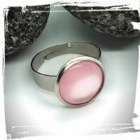 Verstellbarer Ring in Edelstahl mit Cabochon in rosa mit Perlenglanz Bild 1