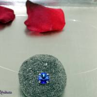 fliegender Stein sapphire, transparente Kette blau - Der Klassiker - Nylonkette mit blauem fliegenden Stein Bild 2